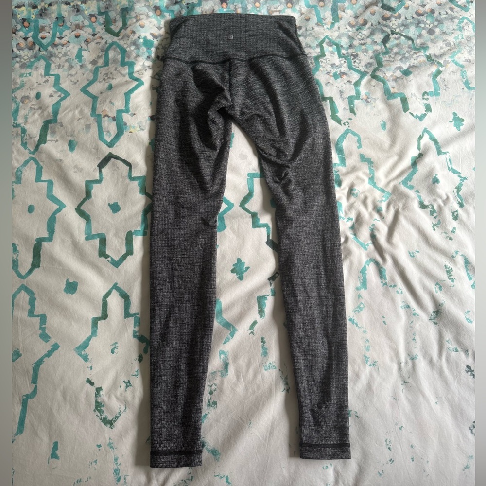 Lululemon Wunder Under high rise - size 6 - Luon variegated black heather knit - Picture 6 of 9